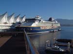bateau de croisière à quai